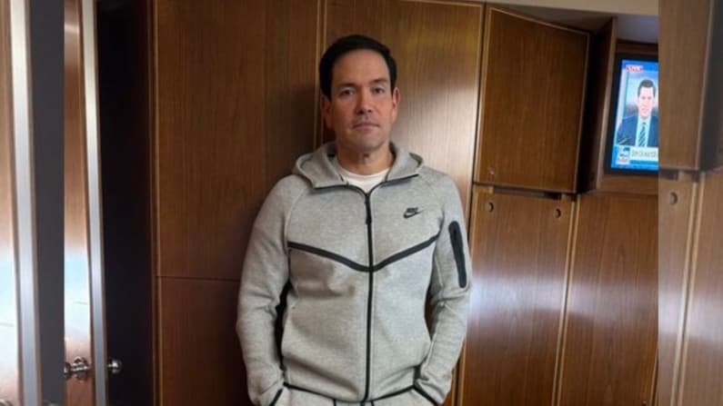 Trump reacciona sobre el traje deportivo de Rubio que se hizo viral con Maduro