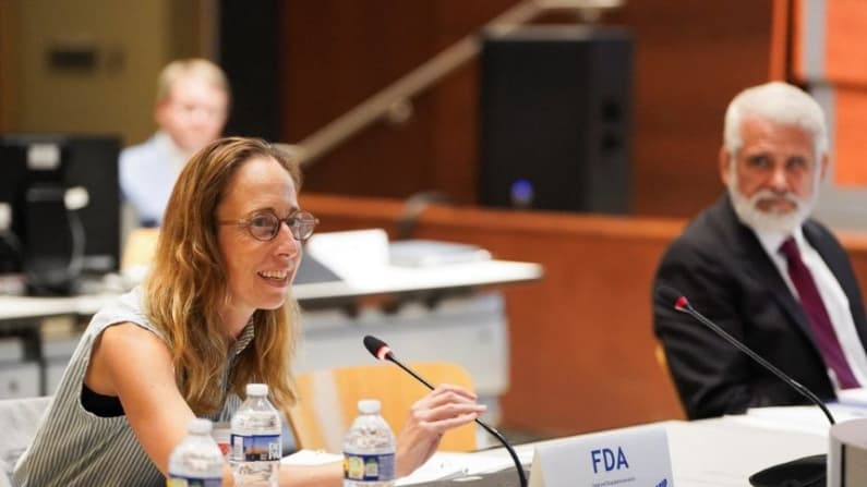 Continúa la reorganización del liderazgo de la FDA tras la sustitución de Hoeg