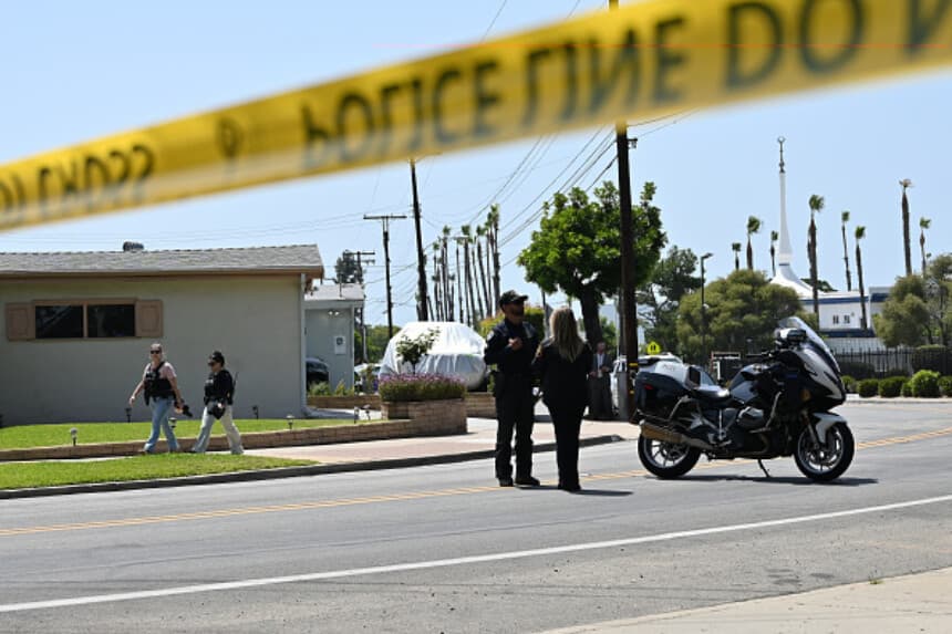 El 18 de mayo de 2026, autoridades del orden y servicios de emergencia respondieron a un tiroteo en el Centro Islámico de San Diego (ICSD) en San Diego, California. La policía de San Diego informó que acudió al Centro Islámico el lunes por la tarde tras recibir un aviso de un tirador activo. (Carlos A. Moreno/Getty Images).