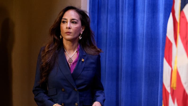 Acusan a mujer de Los Ángeles de pagar a personas sin hogar para registrarse como votantes