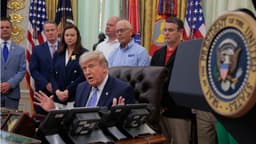 Trump insinúa intervención en Cuba ante el aumento de la presión