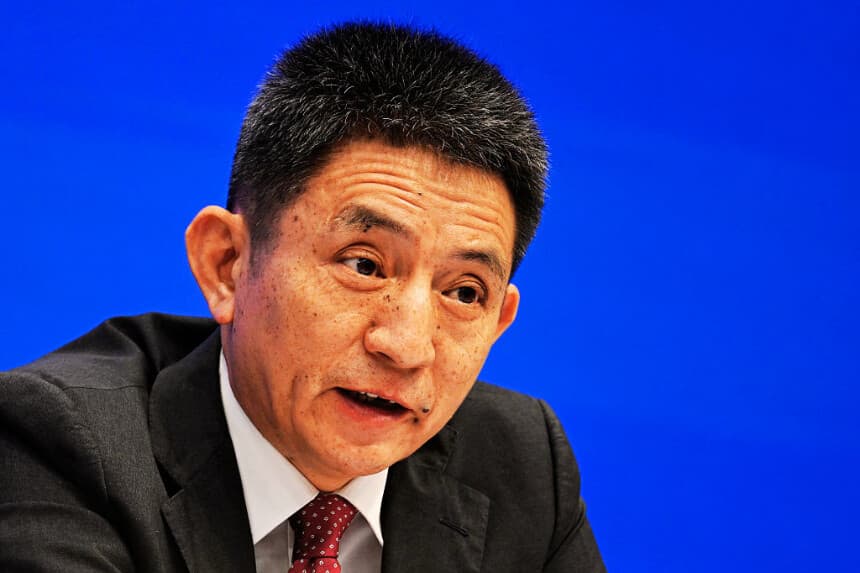 Li Chenggang, negociador de comercio internacional de China y viceministro de Comercio, habla durante una conferencia de prensa en Beijing el 18 de julio de 2025. (Foto de WANG Zhao / AFP) (Foto de WANG ZHAO/AFP vía Getty Images)