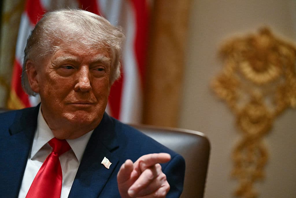 El presidente de EE. UU. Donald Trump en la reunión con su Gabinete en la Sala del Gabinete de la Casa Blanca en Washington, D.C., el 27 de mayo de 2026. (Foto de Kent NISHIMURA / AFP vía Getty Images)