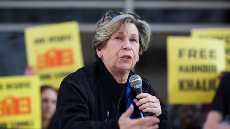 Presidenta del sindicato de profesores pide restricciones al uso de la IA y al tiempo de pantalla en las aulas