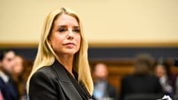 Bondi dijo que el DOJ entregó “todo lo requerido” en la divulgación de los archivos Epstein