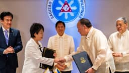 Japón y Filipinas inician conversaciones hacia un pacto para intercambiar información militar