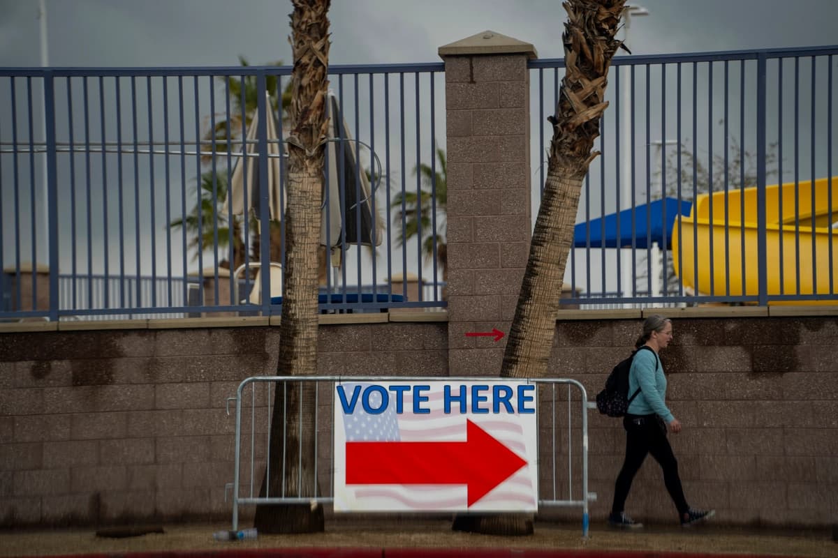 Un cartel de votación en las elecciones primarias en el Centro Comunitario Desert Breeze en Spring Valley, Nevada, el 6 de febrero de 2024. (Madalina Vasiliu/The Epoch Times)