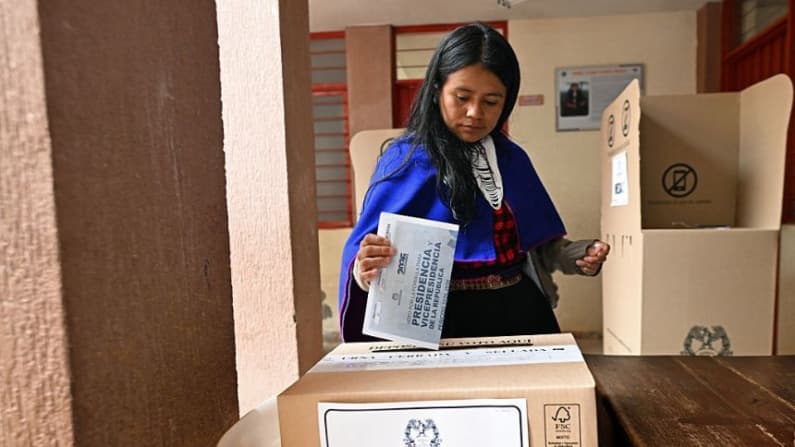 Inician las votaciones en Colombia para elegir al sucesor del presidente Gustavo Petro