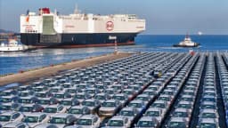 Exportaciones de vehículos eléctricos de China aumentan un 40 % en un periodo de 12 meses