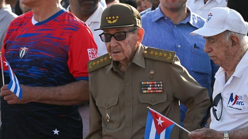 Raúl Castro, de general a reo