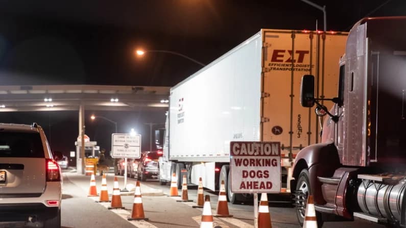 Operación "Checkmate" concluye con la detención de 52 inmigrantes ilegales, incluidos 36 camioneros