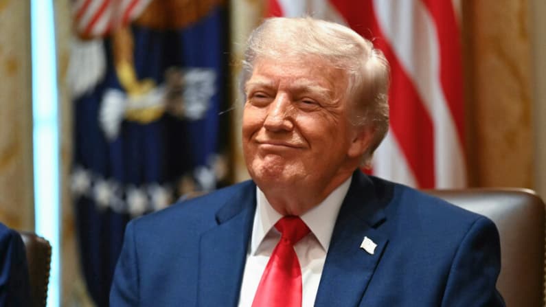 Trump firma un decreto ejecutivo sobre "ciberdefensa" en materia de IA