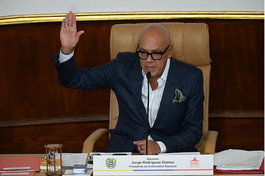 El presidente de la Asamblea Nacional de Venezuela, Jorge Rodríguez, interviene durante una sesión ordinaria en la Asamblea Nacional de Caracas, el 2 de junio de 2026. (Federico PARRA / AFP vía Getty Images)