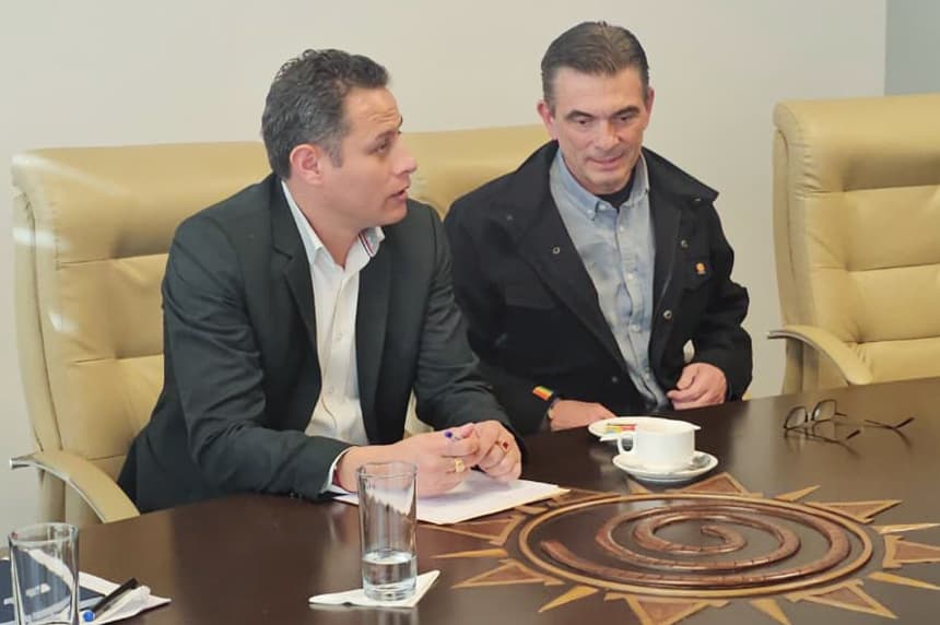 El presidente Paz y su vicepresidente se reúnen para hablar sobre el conflicto en Bolivia