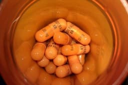EE. UU. condena a 2 inmigrantes mexicanos que distribuían pastillas falsas de Adderall con metanfetamina