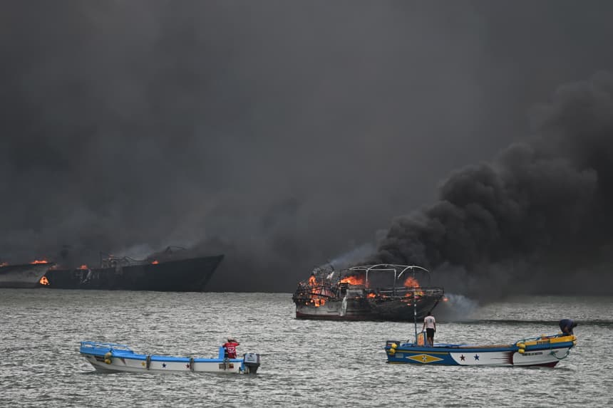 35 embarcaciones han sido afectadas por incendio en puerto de Ecuador