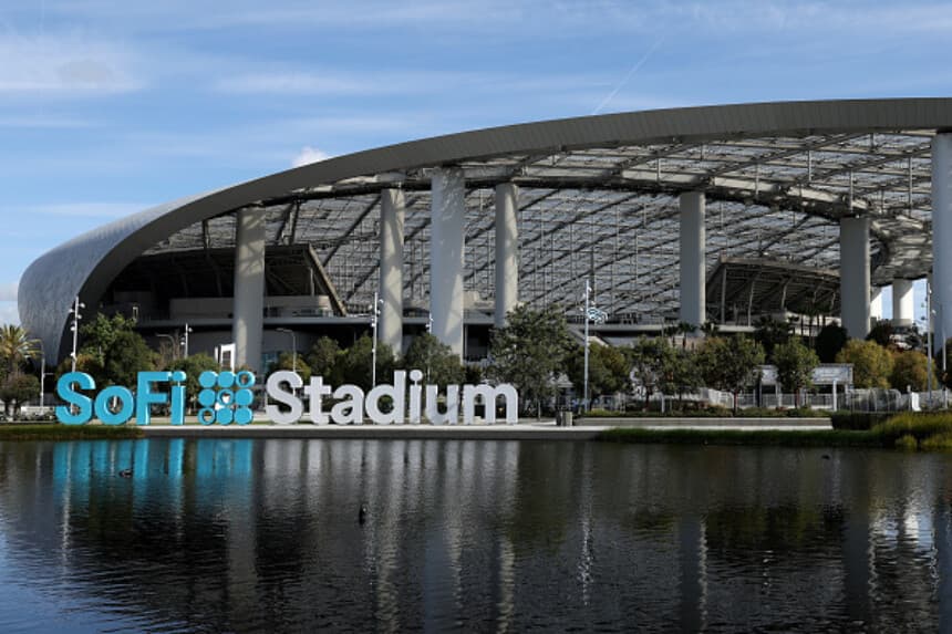 Vista general del exterior del SoFi Stadium mientras se prepara para su uso como estadio de Los Ángeles para la Copa Mundial de la FIFA 2026, el 22 de abril de 2026 en Inglewood, California. (Luke Hales/Getty Images).