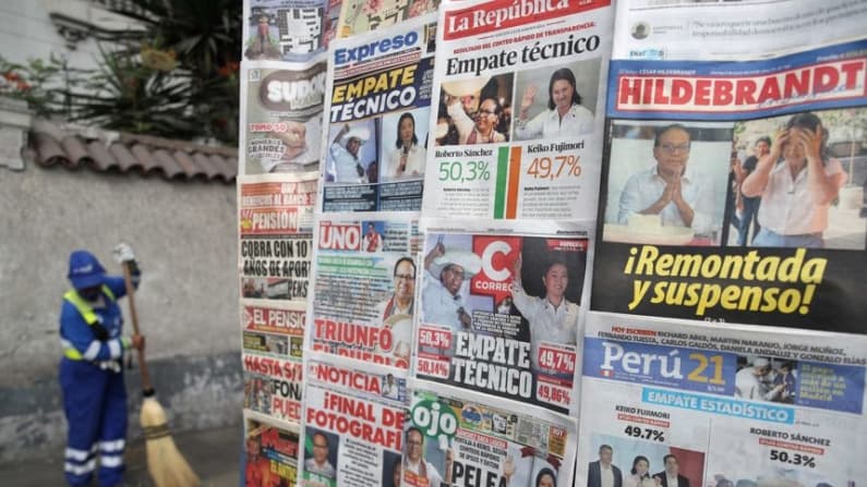 Sánchez aventaja a Fujimori por 0.13 puntos con el 95.9 % de los votos contados en Perú
