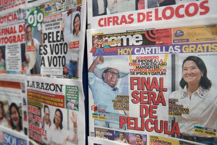 Sánchez mantiene mínima ventaja del 0.25 % de votos sobre Fujimori mientras ingresan votos del extranjero