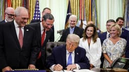Trump promulga ley para financiar el ICE y la patrulla fronteriza durante tres años