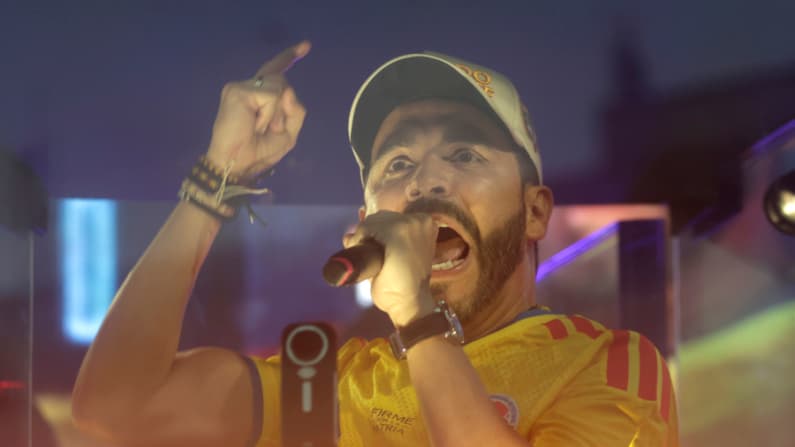 Candidato conservador de Colombia podrá seguir utilizando la camiseta de la selección durante las elecciones