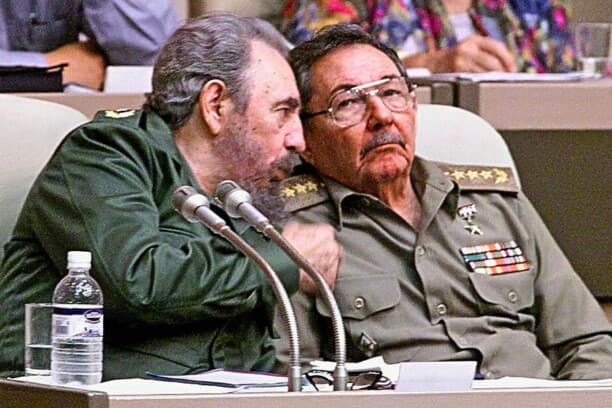 El imperio del castrismo se desmorona