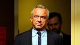 RFK Jr. exige explicaciones sobre la retirada de un artículo que relacionaba vacunas con muertes súbitas