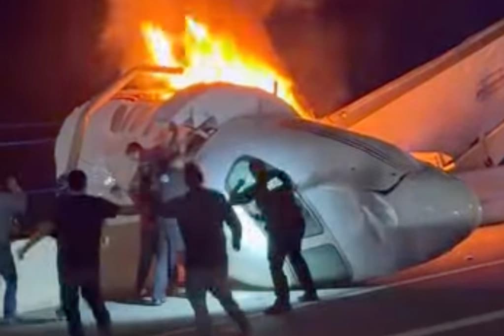 Avioneta se estrella en frontera Texas-México, la comunidad se une para rescatar a los sobrevivientes