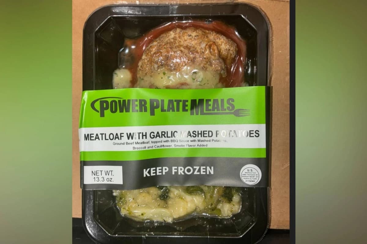 Imagen del pastel de carne Power Plate Meals con puré de papas al ajillo retirado del mercado. (Cortesía del USDA.)