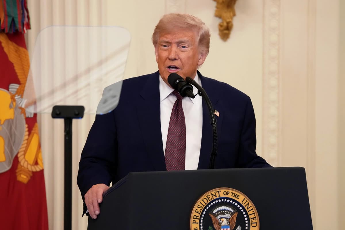 El presidente Donald Trump pronuncia un discurso durante un evento en el Salón Este de la Casa Blanca el 18 de junio de 2026. (Andrew Harnik/Getty Images).