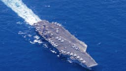 Dos portaaviones de EE. UU. permanecen en Medio Oriente tras la firma del memorándum con Irán, dice CENTCOM