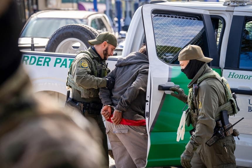 Corte permite al gobierno federal acelerar deportaciones