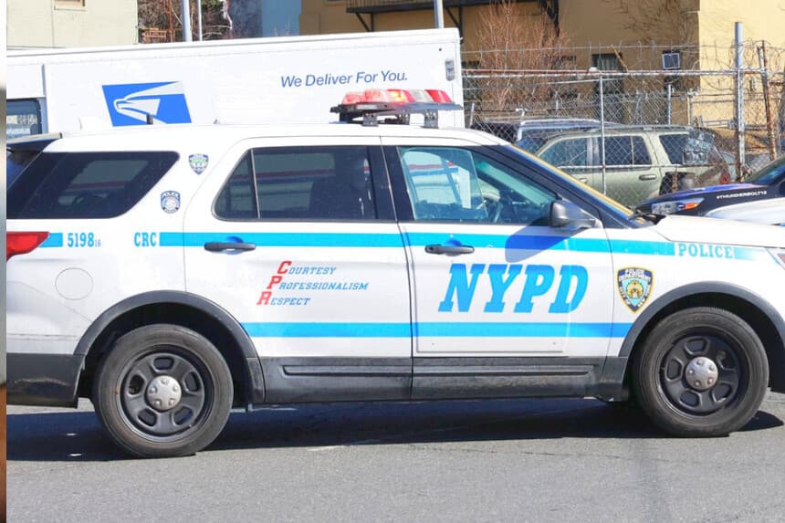 Exagente de Policía de NY es condenado a 7.5 años por delitos relacionados con narcóticos y armas de fuego
