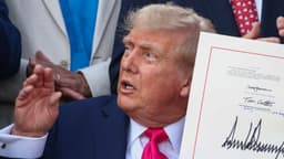 Trump frena ley de vivienda y exige aprobar primero Ley SAVE