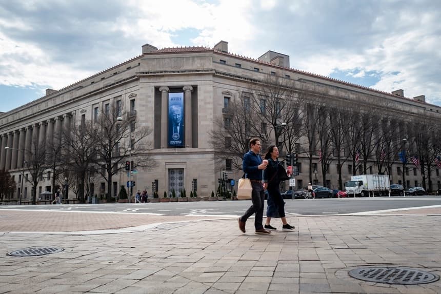 La sede del Departamento de Justicia en Washington, el 11 de marzo de 2026. (Madalina Kilroy/The Epoch Times)