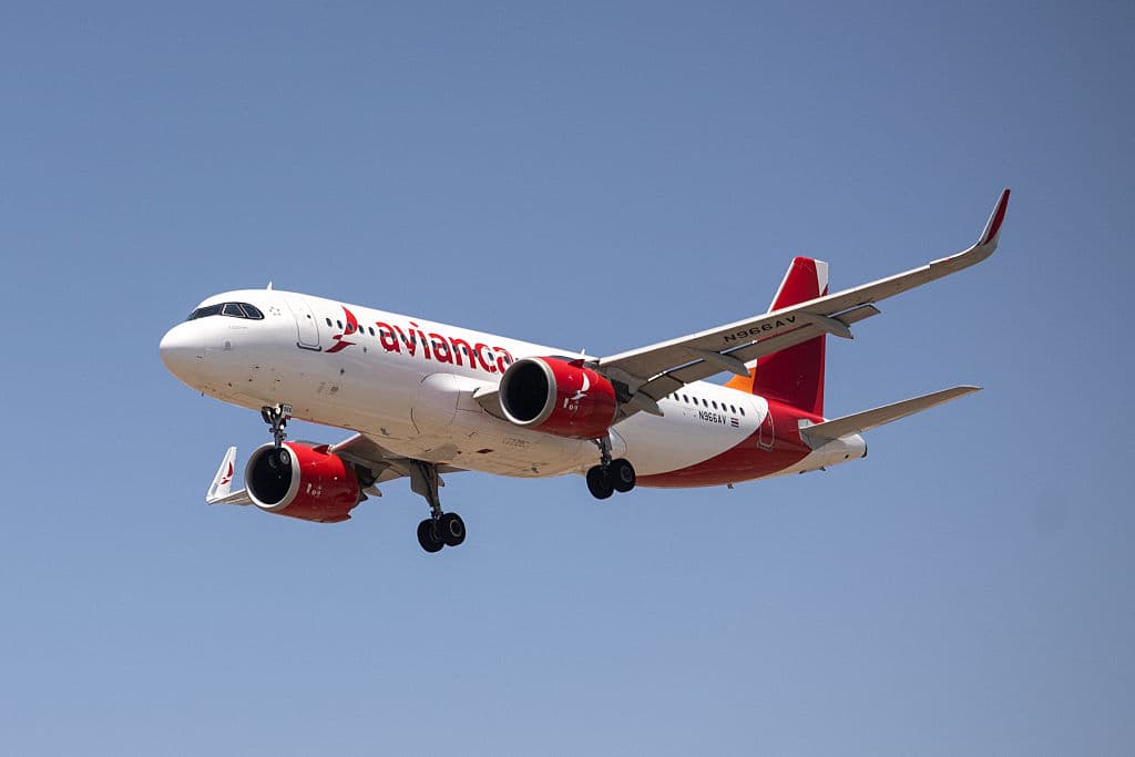 Un Airbus A320-200 de Avianca Airlines, en Los Ángeles, California, el 14 de junio de 2026. (ETIENNE LAURENT / AFP vía Getty Images)