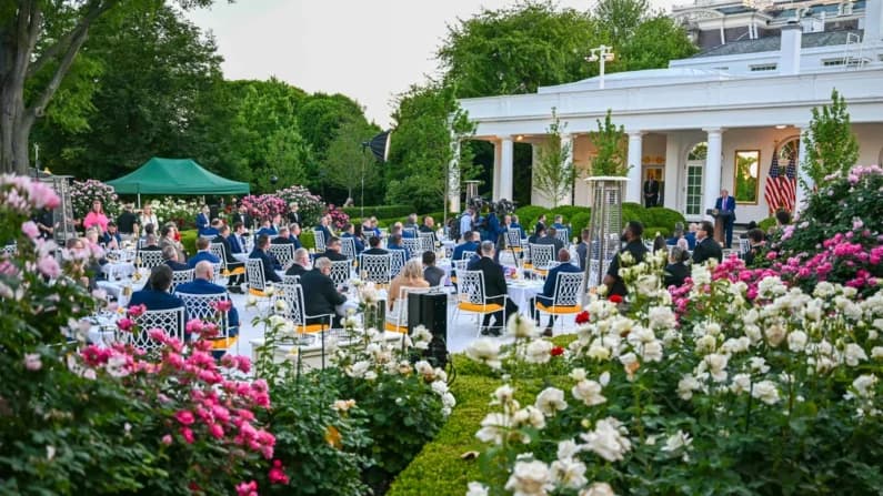 Trump honra a agricultores en cena especial en el Rose Garden