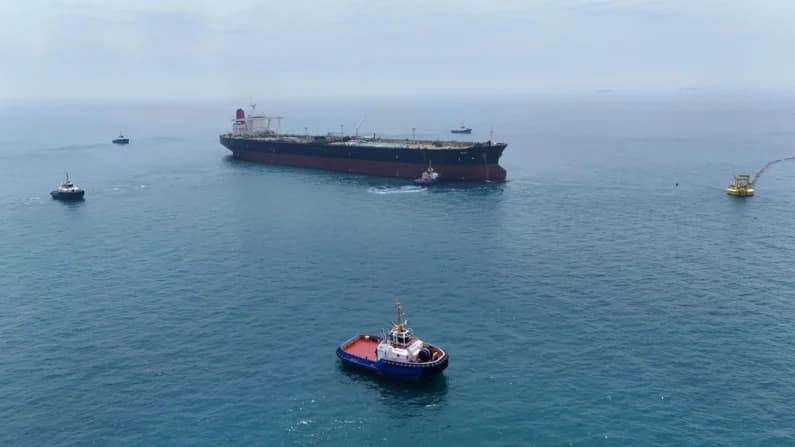 Se reduce el tráfico marítimo en el estrecho de Ormuz tras el ataque a un buque