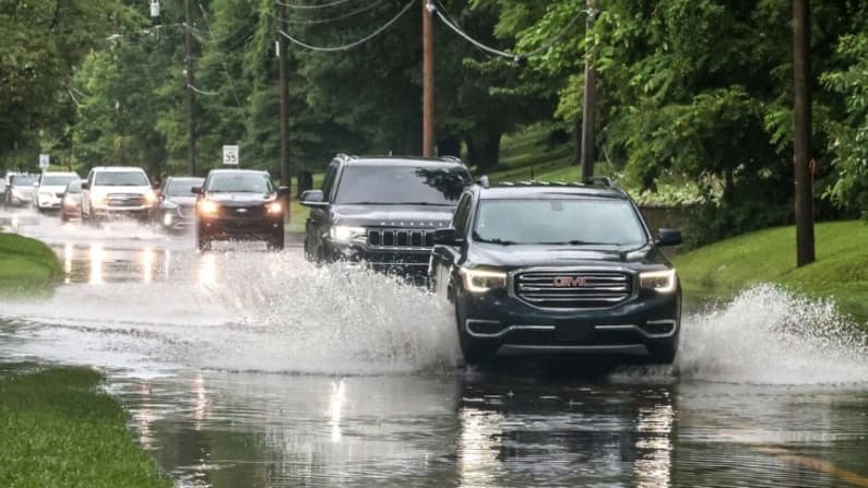 Inundaciones repentinas en Kentucky causan cuatro muertos