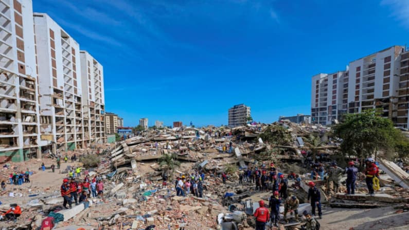 Número de muertos por terremoto en Venezuela se acerca a 1500 mientras continúan las labores de rescate