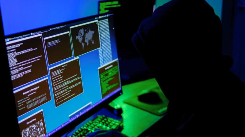 FBI advierte al público que actúe con cautela mientras espías rusos atacan aplicaciones de mensajería