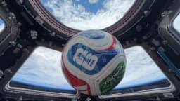 La NASA enviará un balón del Mundial a la Luna si EE. UU. conquista el título