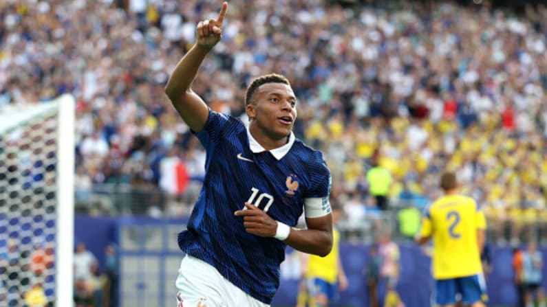 Mbappé hace historia en la Copa del Mundo con victoria de Francia sobre Suecia