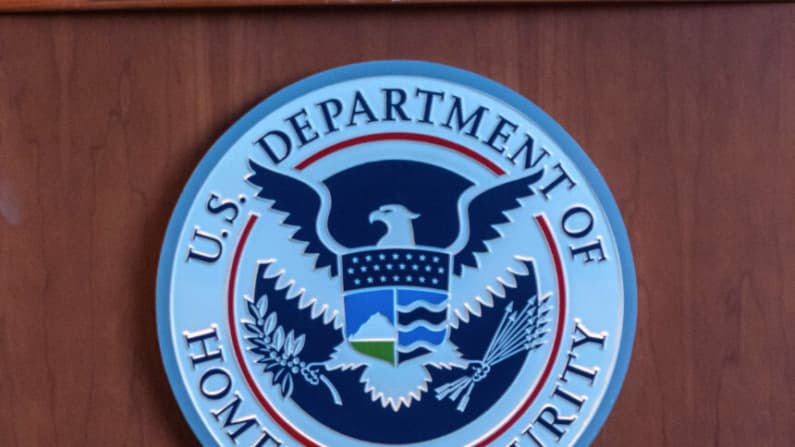 Indultan a inmigrante ilegal condenado por delito sexual una semana antes de su deportación