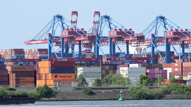 Exportaciones de Europa a EE. UU. caen, según informe