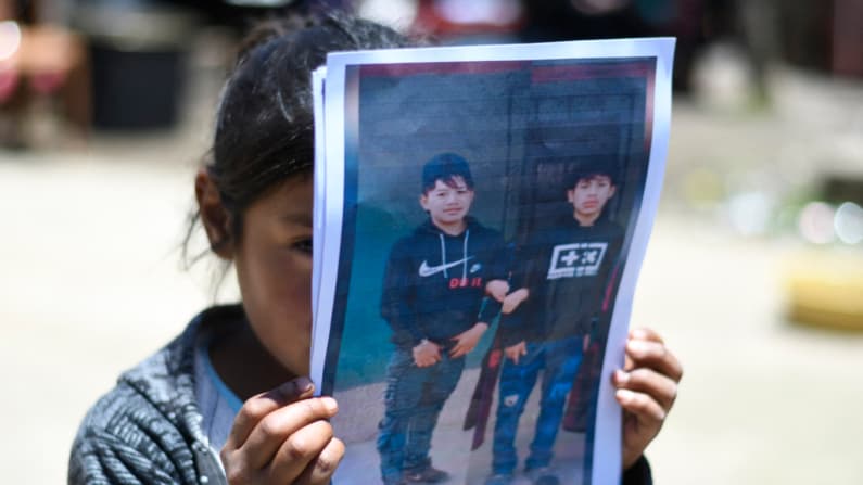 Guatemalteco responsable de la muerte de 53 inmigrantes en un trailer se declara culpable en EE. UU.