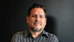 Artista y poeta huye de Cuba tras crear una plataforma para artistas censurados