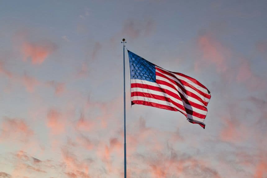 Imagen ilustrativa de una bandera de Estados Unidos. (iStrfry, Marcus/ Unsplash)