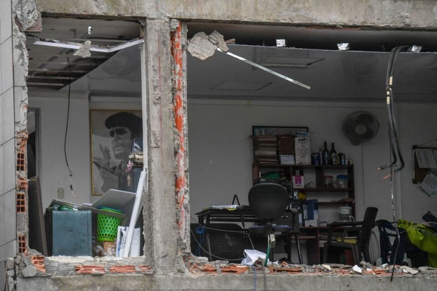 Juez ordena a Petro suspender bombardeos en frontera con Venezuela para proteger a menores
