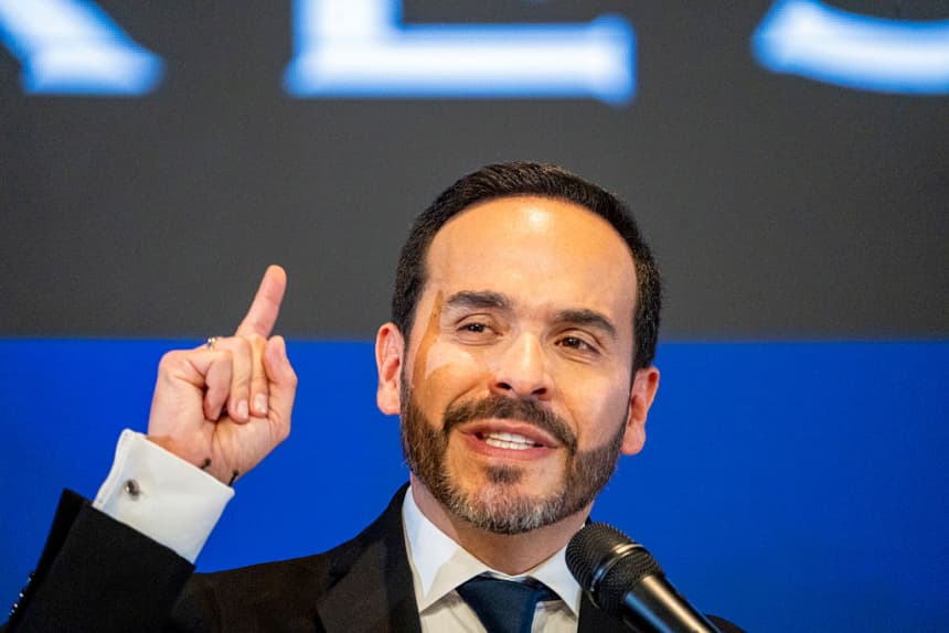 El presidente electo de Colombia, Abelardo de la Espriella, da un discurso durante el evento para certificarlo como el nuevo presidente de Colombia en Corferias Bogotá, el 25 de junio de 2026, en Bogotá, Colombia. (Diego Cuevas/Getty Images)